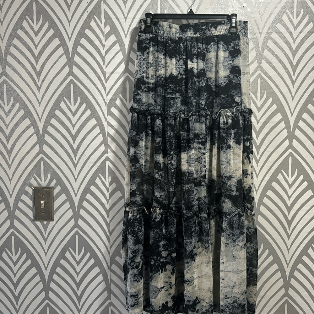NWOT tregene tiered skirt